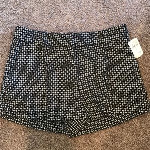 Diane VonFurstenberg Naples Dressy Shorts size 4